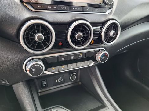 Used 2025 Nissan Sentra S image 9