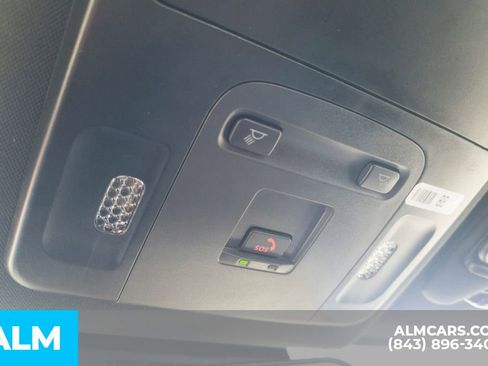 Used 2025 Toyota Camry SE image 33