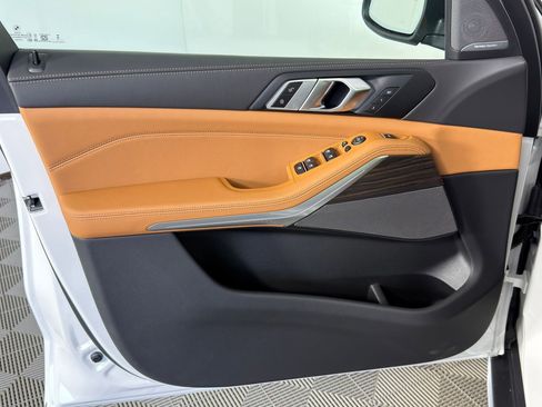 Used 2026 BMW X5 sDrive40i w/ Premium Package image 12