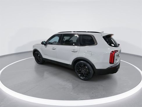 Used 2022 Kia Telluride EX w/ EX Premium Package image 6