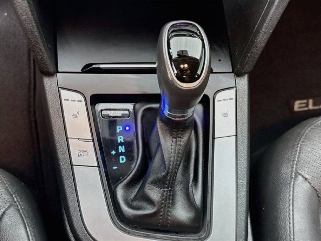 Used 2017 Hyundai Elantra Limited w/ Limited Tech Package 04 FWD image 17
