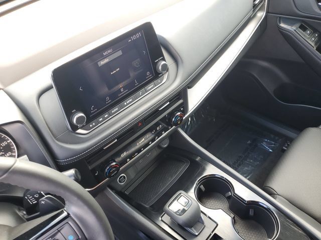 Certified 2023 Nissan Rogue SV w/ SV Premium B Package AWD/4WD image 19