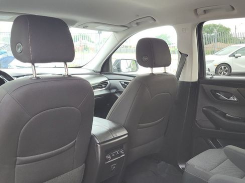Used 2021 Chevrolet Traverse LT FWD image 26