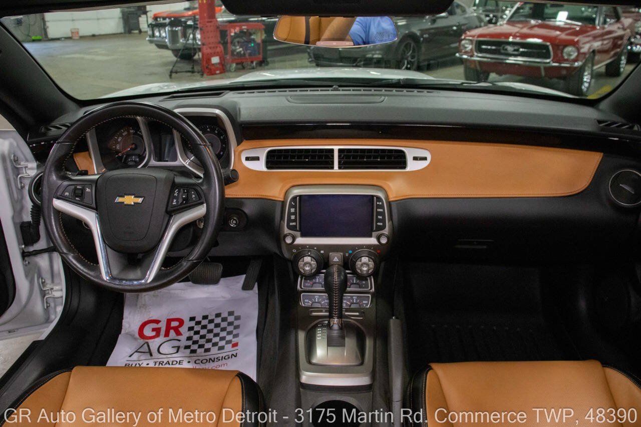 Used 2013 Chevrolet Camaro LT RWD image 17