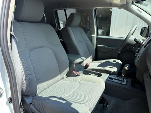 Certified 2018 Nissan Frontier SV w/ Value Truck Package RWD image 22