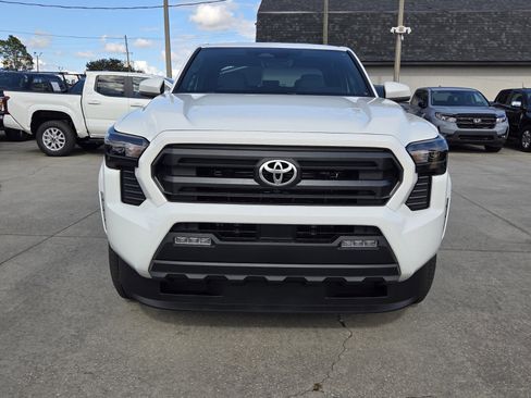 New 2026 Toyota Tacoma SR5 image 2