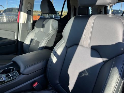 Used 2025 Honda Pilot EX-L image 11