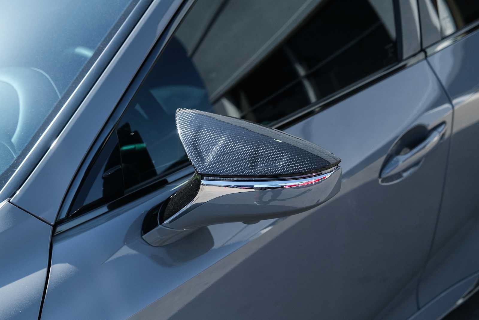 Used 2022 Lexus IS 500 RWD image 6