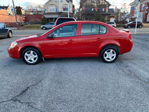 Used 2005 Chevrolet Cobalt Sedan image 2