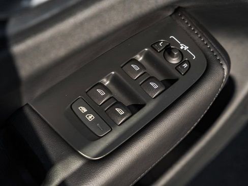 Used 2023 Volvo XC60 B5 Plus w/ Protection Package Premier image 38