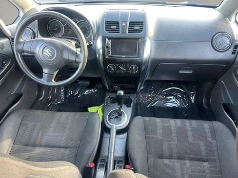 Used 2010 Suzuki SX4 Hatchback FWD image 11