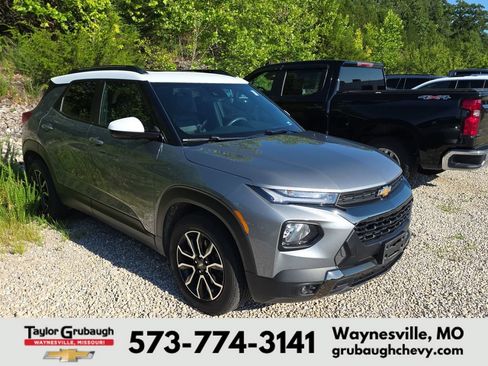 Used 2023 Chevrolet TrailBlazer ACTIV w/ Sun and Liftgate Package FWD image 1