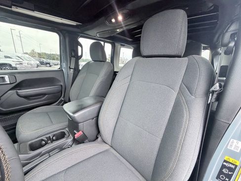 Used 2024 Jeep Wrangler Unlimited Sport AWD/4WD image 21