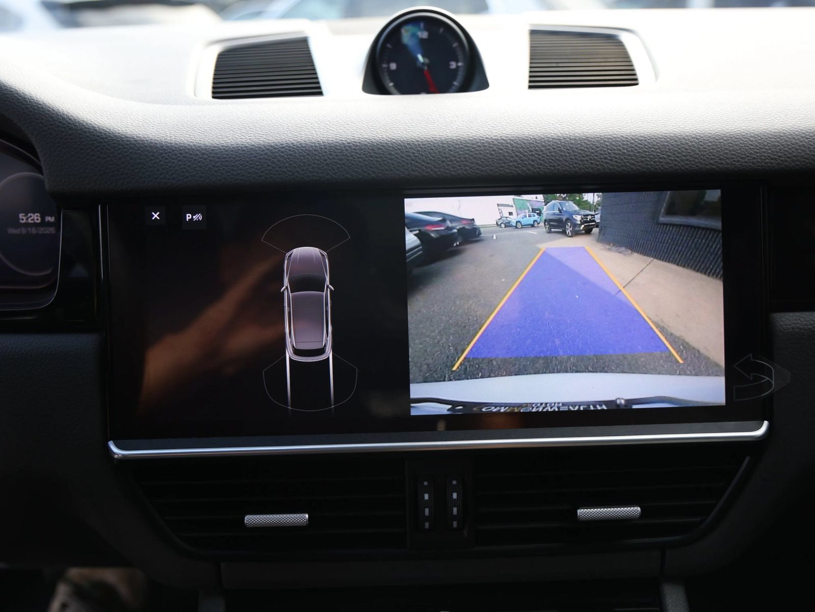Used 2019 Porsche Cayenne AWD/4WD image 15