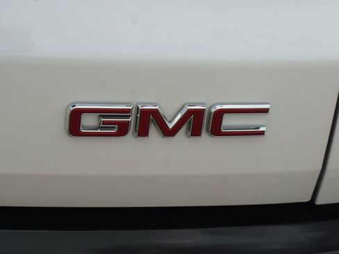 Used 2025 GMC Acadia Denali w/ LPO, Floor Liner Package FWD image 22