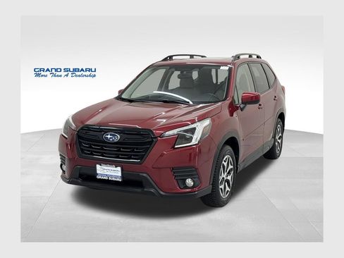 Used 2022 Subaru Forester Premium AWD/4WD image 1