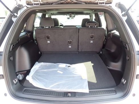 New 2025 Jeep Grand Cherokee Laredo X image 6