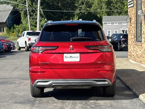 Used 2025 Mitsubishi Outlander SEL AWD/4WD image 4