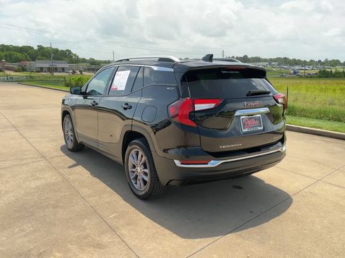Used 2023 GMC Terrain SLT AWD/4WD image 6