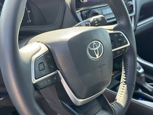 Used 2025 Toyota Grand Highlander AWD Hybrid image 29