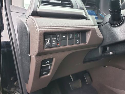 Used 2019 Honda Odyssey EX-L image 13