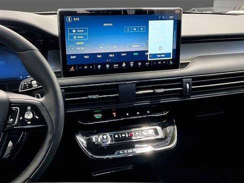 Used 2025 Lincoln Corsair Premiere w/ Equipment Group 101A image 3