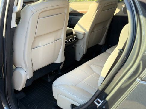 Used 2018 Land Rover Discovery HSE image 34