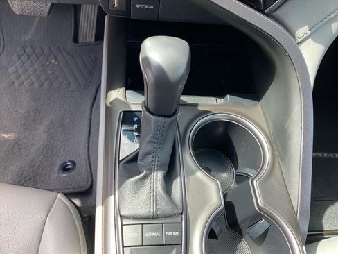 Used 2023 Toyota Camry SE FWD image 12