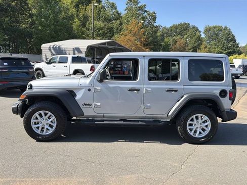 Used 2023 Jeep Wrangler Unlimited Sport w/ Sun And Sound Package AWD/4WD image 10