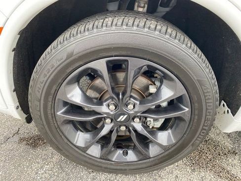 Used 2025 Dodge Durango GT AWD/4WD image 12