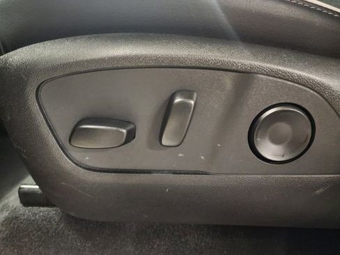 Used 2025 Buick Enclave Preferred image 14