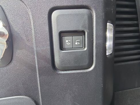 Certified 2024 Land Rover Defender 130 X-Dynamic SE image 17