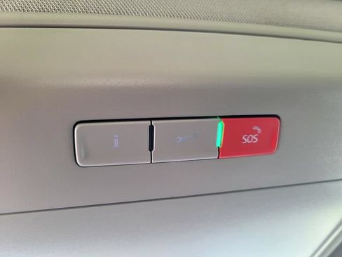 Used 2021 Volkswagen Atlas SE w/ Panoramic Sunroof Package FWD image 23