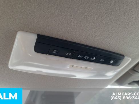 Used 2024 Nissan Versa SV FWD image 16