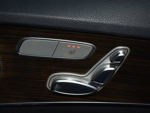 Used 2018 Mercedes-Benz C 300 4MATIC Sedan w/ Premium Package image 48