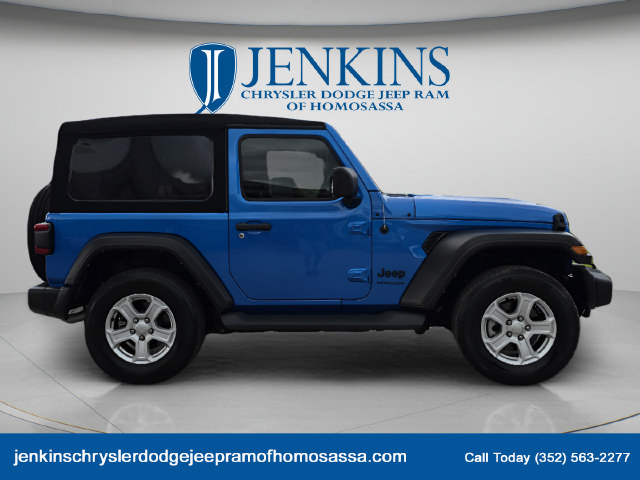Used 2022 Jeep Wrangler Sport AWD/4WD image 3