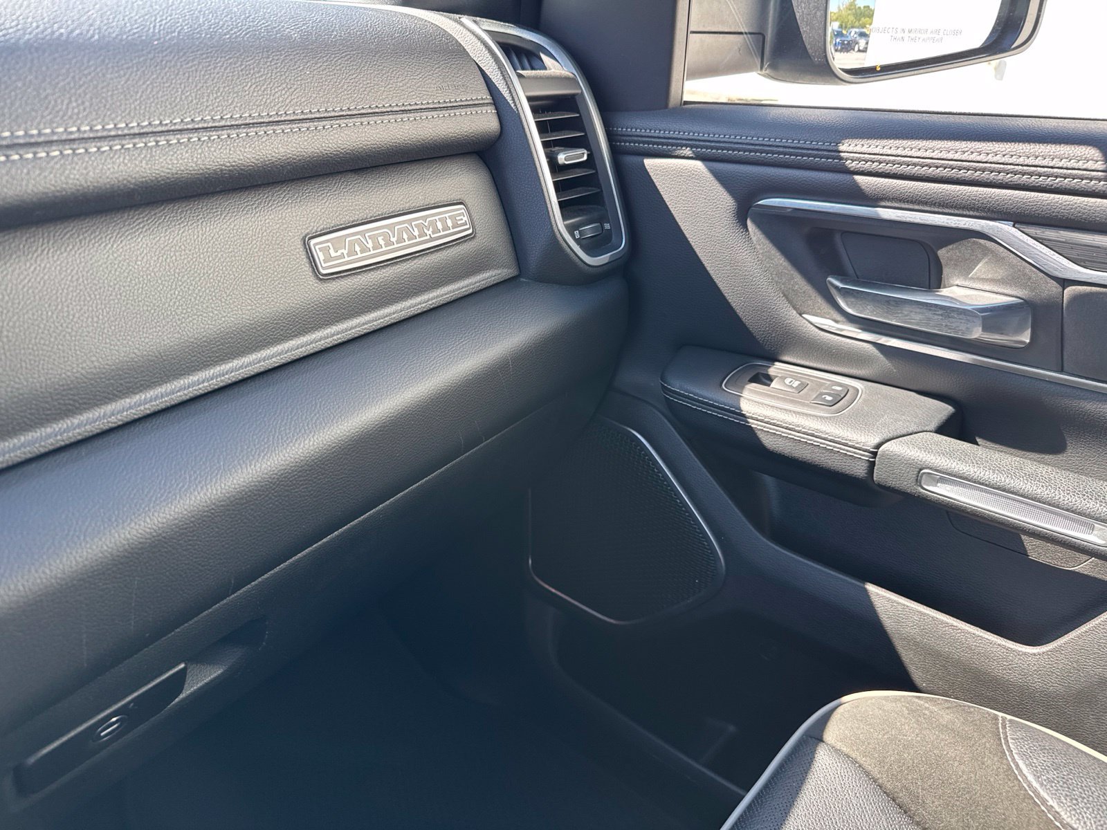 Used 2023 RAM 1500 Laramie AWD/4WD image 29