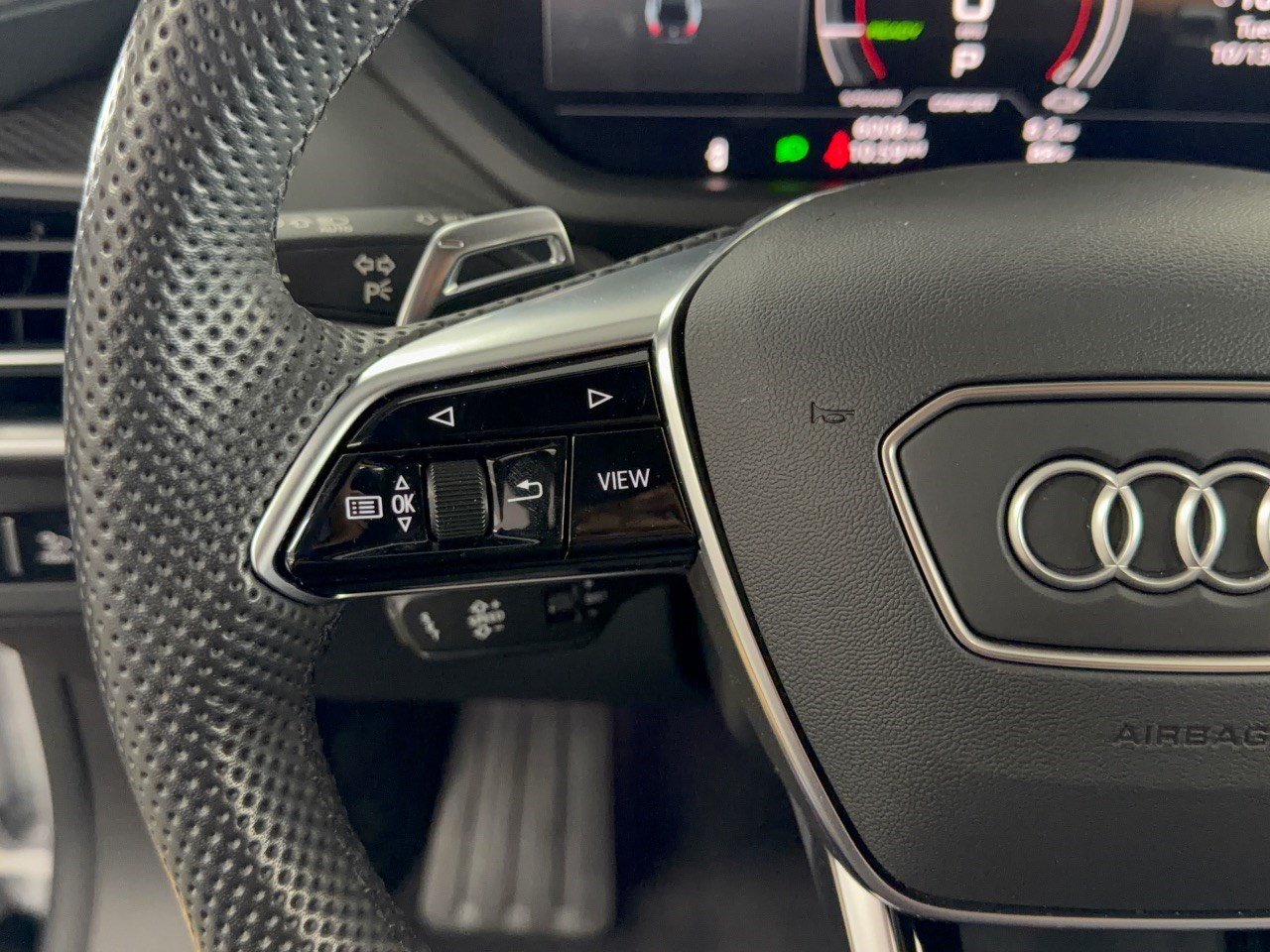Used 2024 Audi RS e-tron GT w/ Carbon Performance Package AWD/4WD image 18