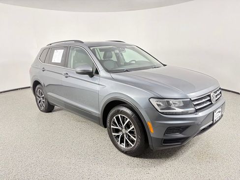 Used 2019 Volkswagen Tiguan SE w/ Panoramic Sunroof Package AWD/4WD image 9