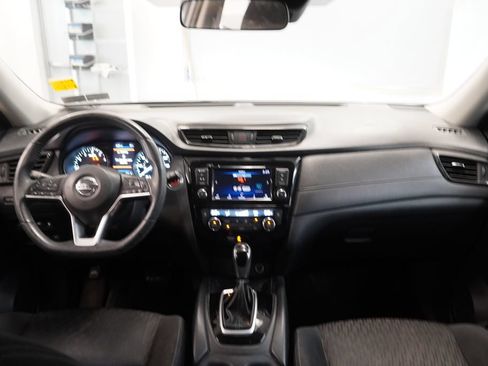 Used 2019 Nissan Rogue SV AWD/4WD image 19