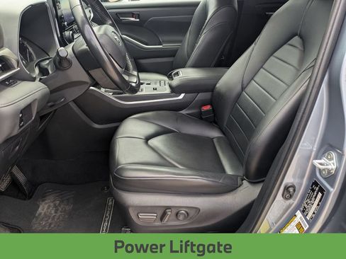 Used 2022 Toyota Highlander XLE FWD image 15