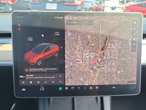 Used 2021 Tesla Model Y Long Range AWD/4WD image 25