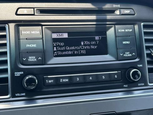 Used 2017 Hyundai Sonata SE FWD image 17