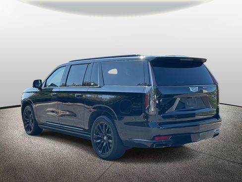 Used 2022 Cadillac Escalade ESV Sport w/ Touring Package AWD/4WD image 4