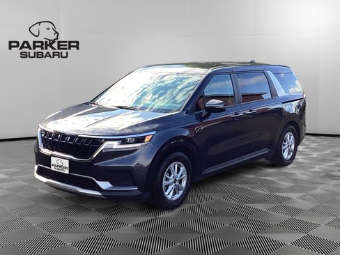 Used 2024 Kia Carnival LX FWD image 1