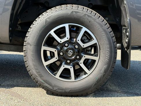 Used 2020 Toyota Tundra Limited w/ Limited Premium Package AWD/4WD image 35