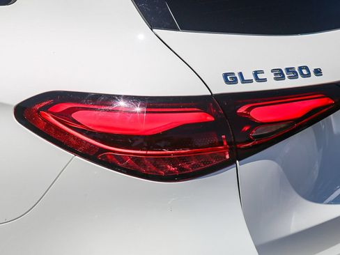 Certified 2025 Mercedes-Benz GLC 350e 4MATIC image 8