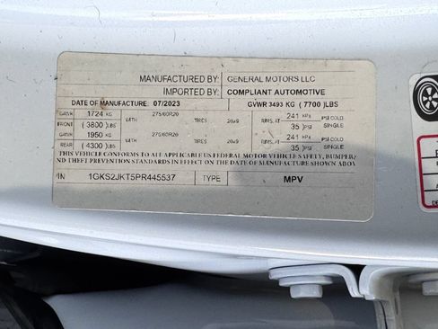 Used 2023 GMC Yukon XL Denali AWD/4WD image 13