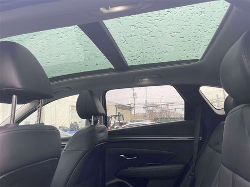 Used 2023 Hyundai Tucson Limited w/ Cargo Package image 13