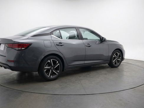 Used 2025 Nissan Sentra SV image 9
